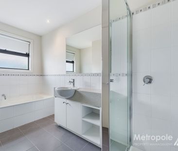 26B Wallace Avenue, MURRUMBEENA, VIC - Photo 6