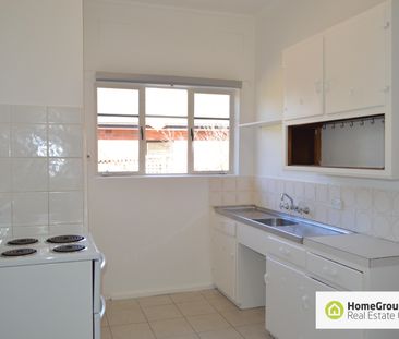 87 Stuart Street, Narrabundah ACT 2604 - House For Rent | Domain - Photo 6