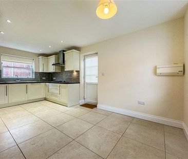 3 bedroom detached house to rent - Photo 4