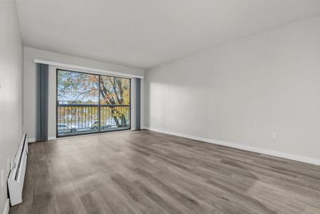 Cloverdale Apartments - Photo 2