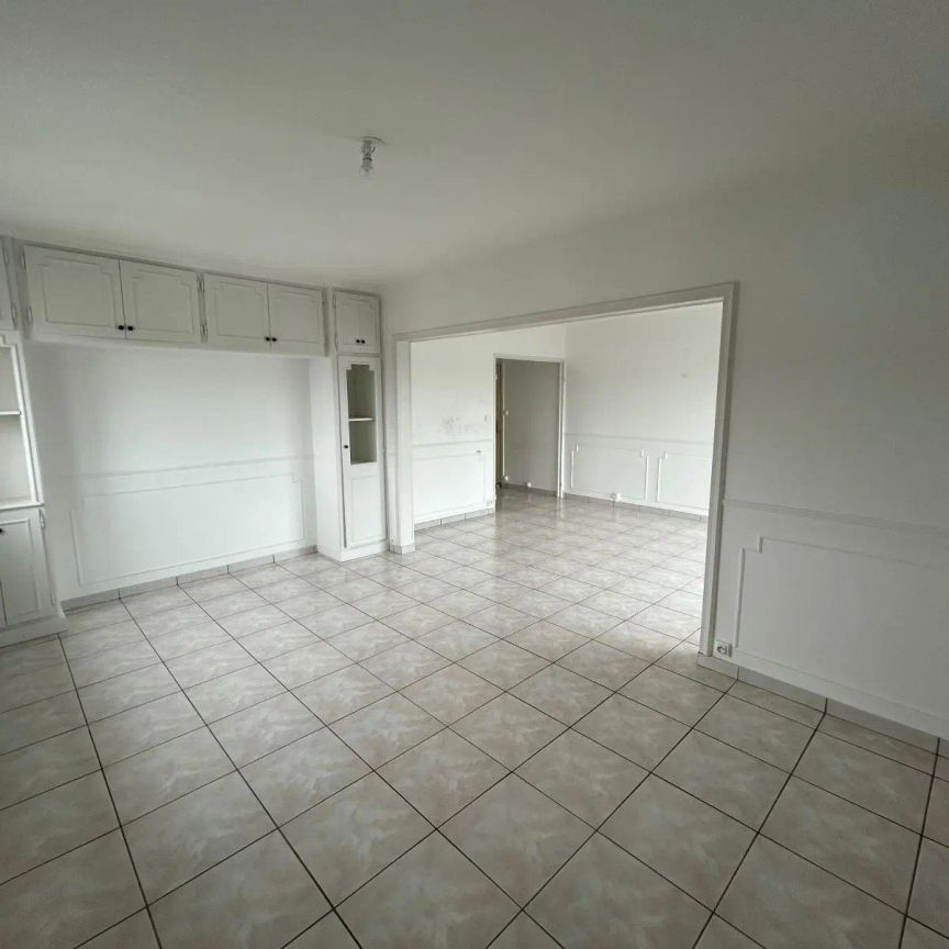 Appartement à louer 5 pièces 94.5m² - Photo 1