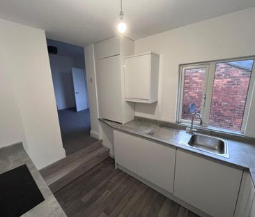 2 bedroom terraced house to rent - Photo 5