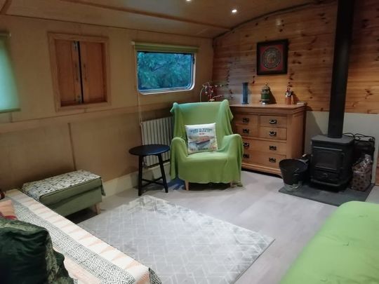 2 Bed House Boat, Ferry Quays, TW8 - Photo 1
