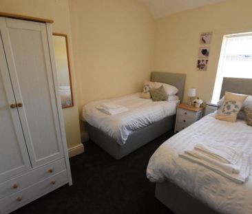 3 bedroom semi-detached house to rent - Photo 4