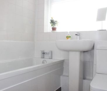 2 bedroom maisonette to rent - Photo 2