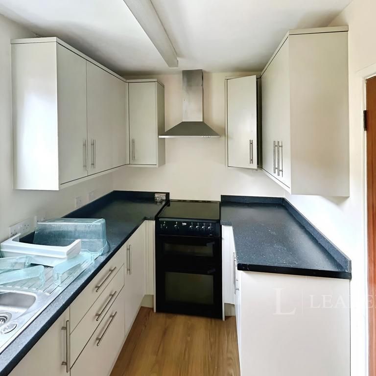 3 bedroom apartment to rent - Photo 1