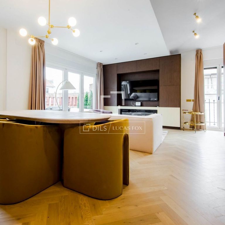 2 bedroom luxury penthouse for rent in Madrid, Spain - Foto 1