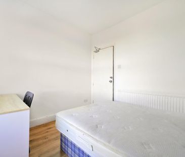 3 bedroom maisonette to rent - Photo 2