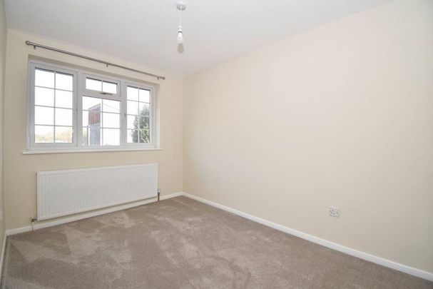 3 bedroom end of terrace house to rent - Photo 1