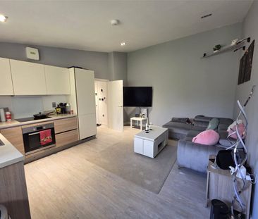 London Road, Old Basing, Basingstoke, Hampshire, RG24 - Photo 2