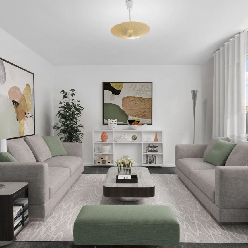 Three bedroom, ground floor apartment across from the Botanical Gardens! - Photo 1