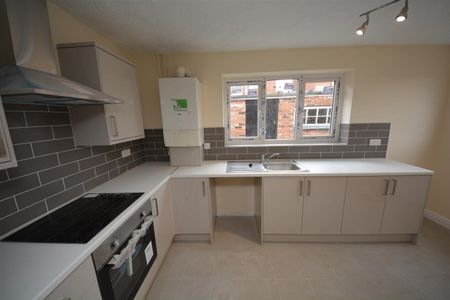 2 bed House - End Terrace for Rent - Photo 5