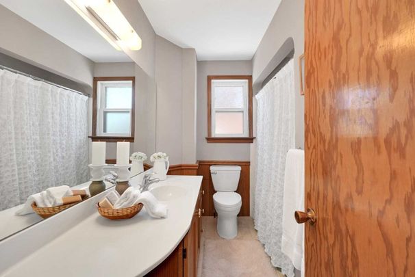 For Lease - 213 Conant Street Unit# Main Floor, Oshawa, Ontario - Photo 1