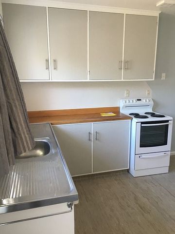 Large 2-bed unit in great location - Photo 2