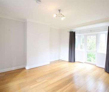 Newcombe Park, Mill Hill, NW7 - Photo 2