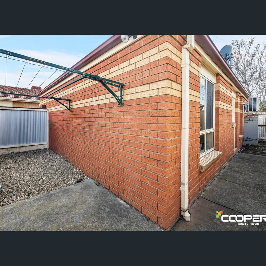 1/15 Farrant Court, Altona Meadows, Vic 3028 - Photo 1