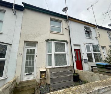 2 bedroom terraced house to rent - Photo 2