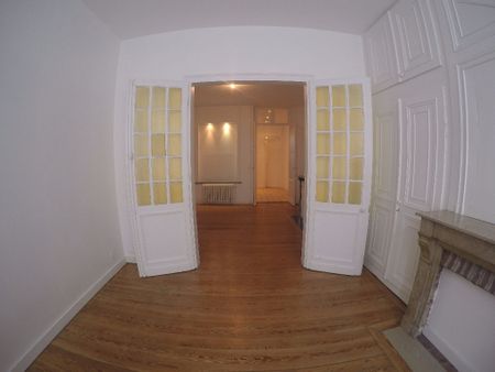 Location Appartement 1 pièce 53m² LILLE 59000 - Photo 4