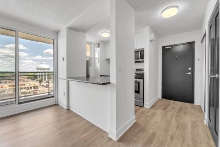 Park Regency Apartments - Photo 5