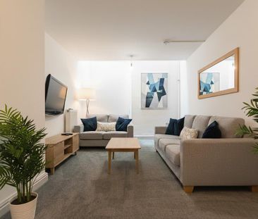 6 bedroom flat to rent - Photo 1