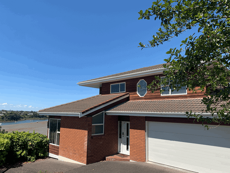 Spacious 4BR Home with Stunning Views - Photo 2