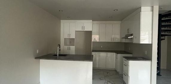 5 1/2 | occupation 1er juillet | Quartier Saint-Sauveur - Photo 2