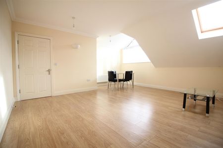 Bennetts Yard, Uxbridge - Photo 4