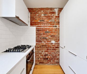 Sunlit Style, Undercover Parking & Walkable Hawthorn Living - Photo 3