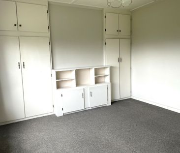 Family Living - Photo 4