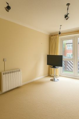Cedar Close, London, SE21 8 - Photo 1