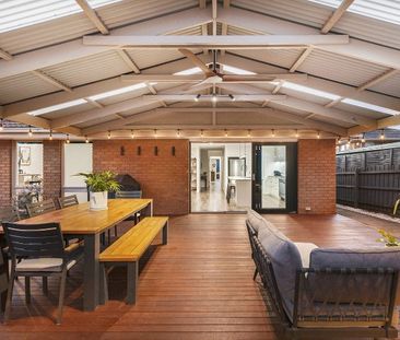 146 Hayrick Lane, MOOROOLBARK - Photo 4