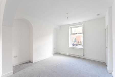 3 bedroom terraced house to rent - Photo 3
