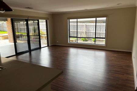 TOP TIER HOME IN PRIME LOCATION - Photo 2