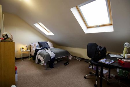 8 bedroom house to rent - Photo 2