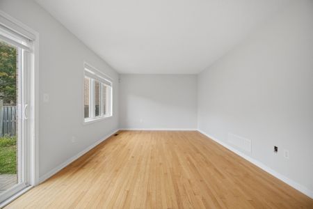 For Lease - 668 Caldwell Crescent, Milton, Ontario - Photo 2