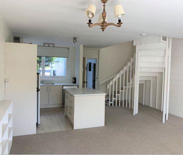 Handy Location In Merivale - Photo 3