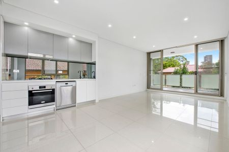 Luxury Two Bedroom Plus Study Riverside Apartment in Buzzing Parramatta - Photo 4