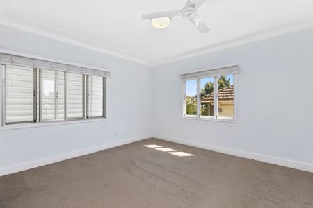 Charming Home - Make it yours today! - Photo 5