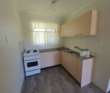 Well Maintained Unit - Close to Beach & Public Transport - Photo 4