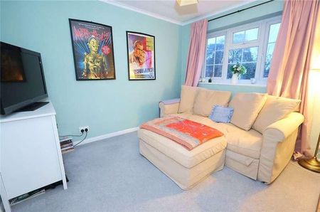 Midhope Road, Woking, Surrey, GU22 - Photo 3