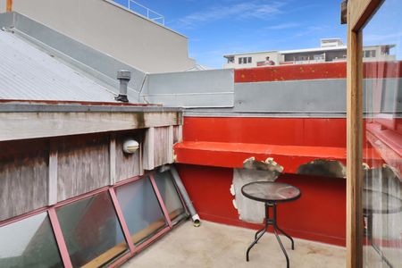 Vibrant 3-Bedroom Apartment in the Heart of Te Aro - Photo 5