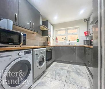 1 bedroom in a house share to rent - Photo 3