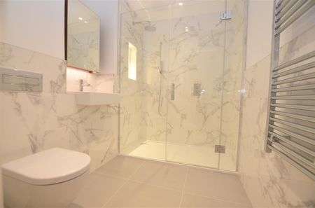 Pinewood Gardens, Teddington, TW11 - Photo 5