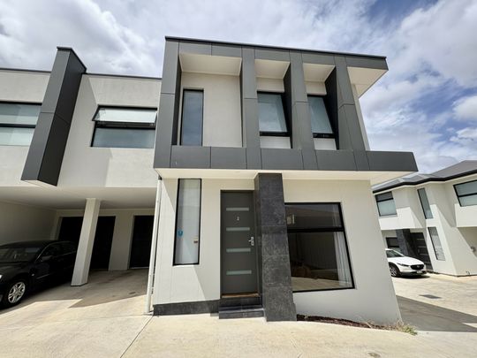 2/2 Lorenz Street, CAMPBELLTOWN - Photo 1