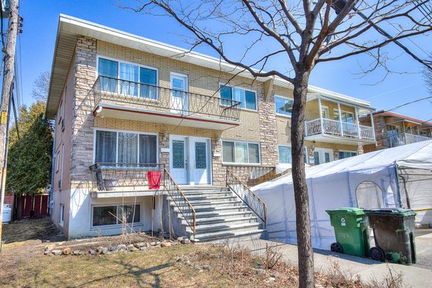 11767 Rue Pasteur, Montréal (Ahuntsic-Cartierville), QC H3M - Photo 1