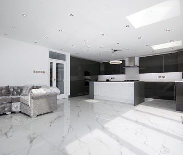 5 Bed Detached House, Salmon St, NW9 - Photo 6