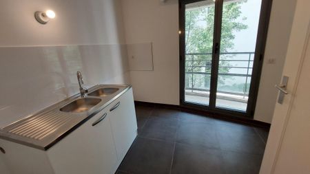 location Appartement T4 DE 91.3m² À PARIS - Photo 2