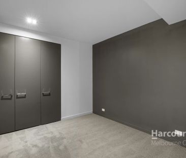 Modern Two Bedroom Living with Balcony & Secure Parking - Unfurnished - Photo 2