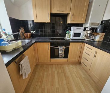 2 bedroom flat to rent - Photo 6