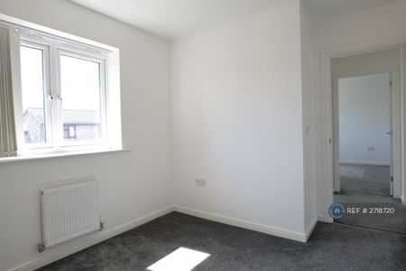 3 bedroom detached house to rent - Photo 3